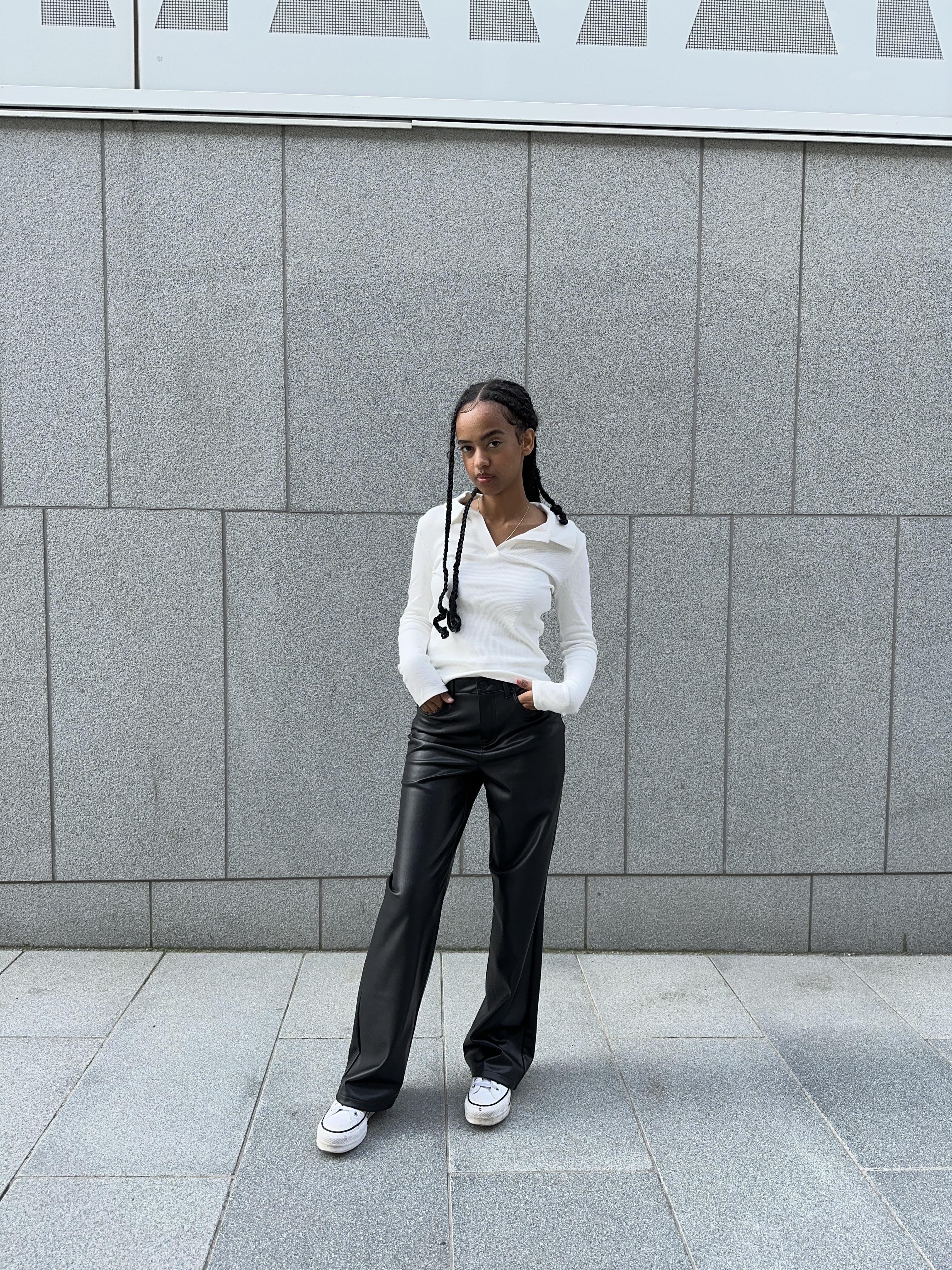 VMTESSA Trousers - Black